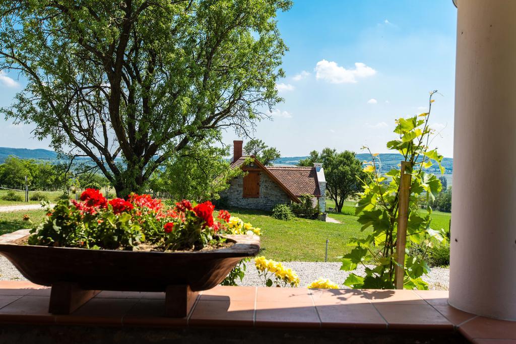 Oereghegyi Apartman Vindornyalak Экстерьер фото