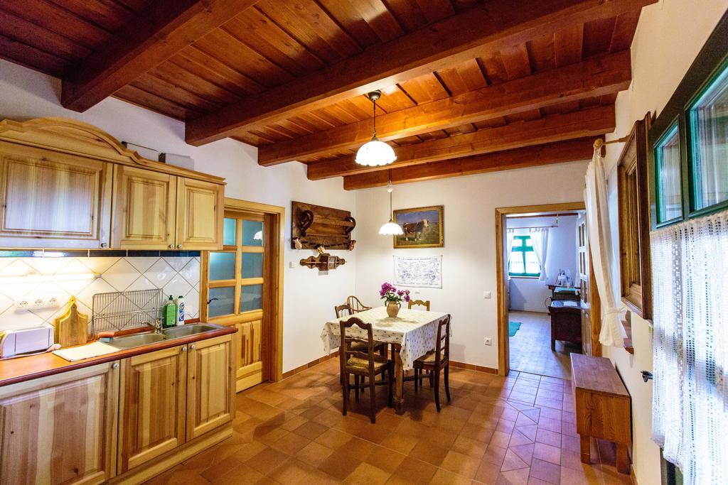 Oereghegyi Apartman Vindornyalak Номер фото